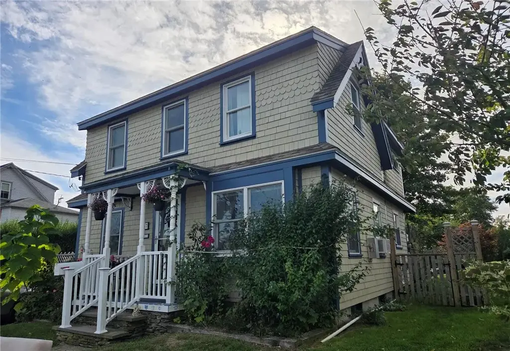 37 Eustis Ave, Newport