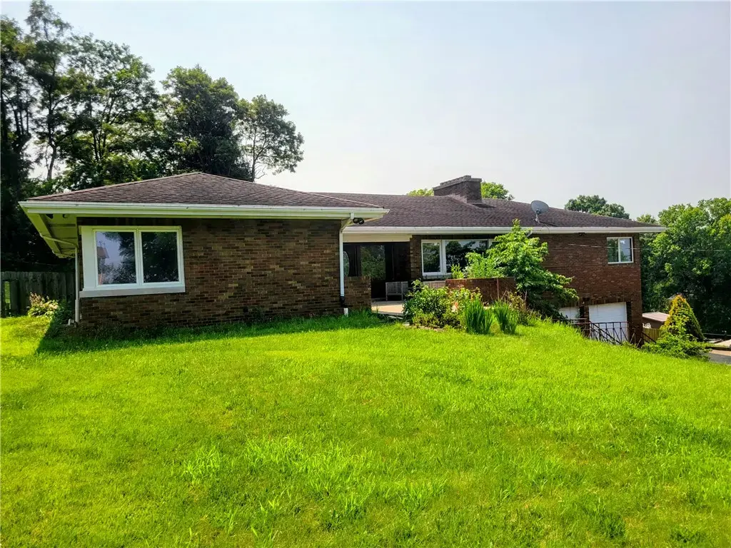 1115 State Road , Monessen