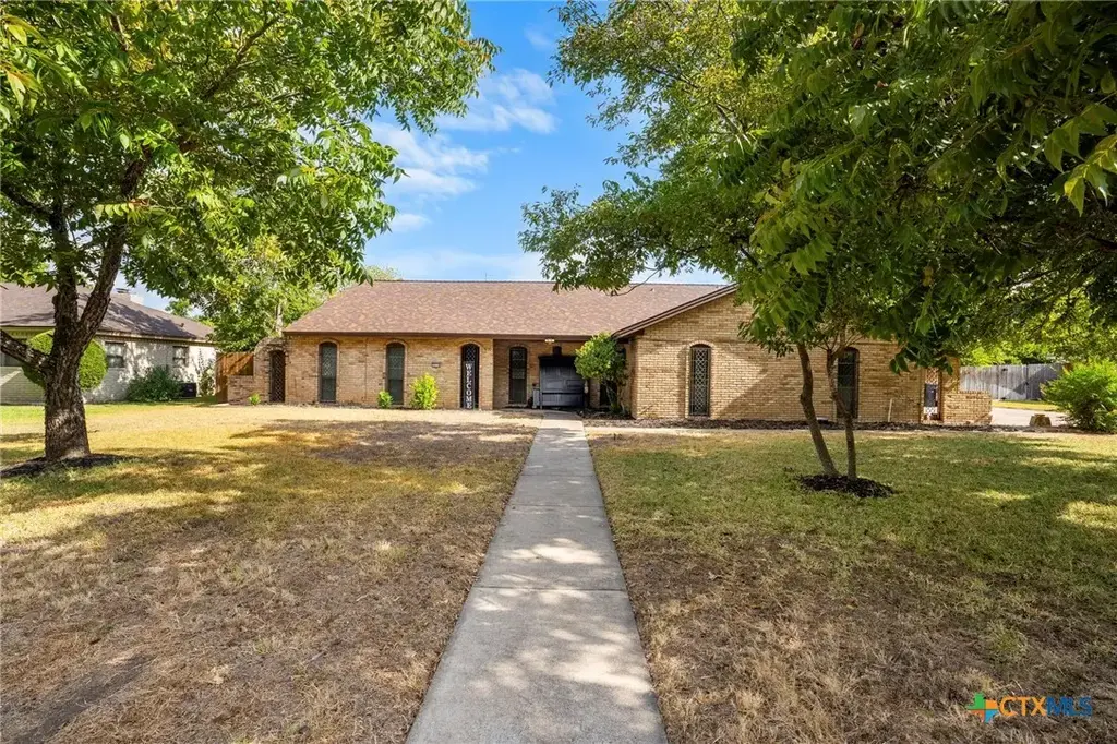 3210 Magnolia Boulevard, Temple