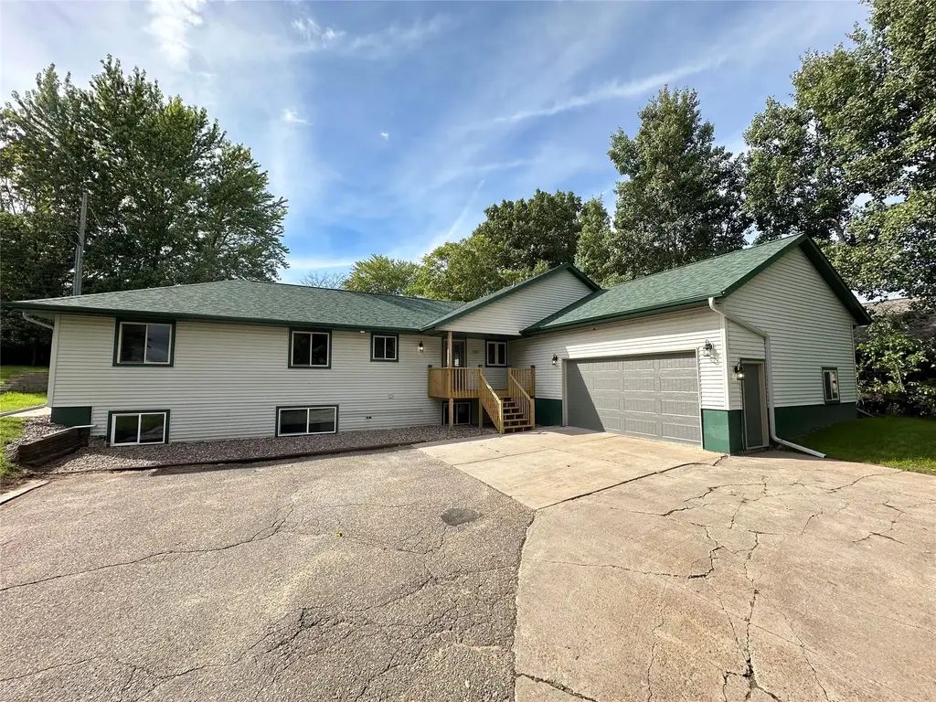 2610 Mont Claire Road, Eau Claire
