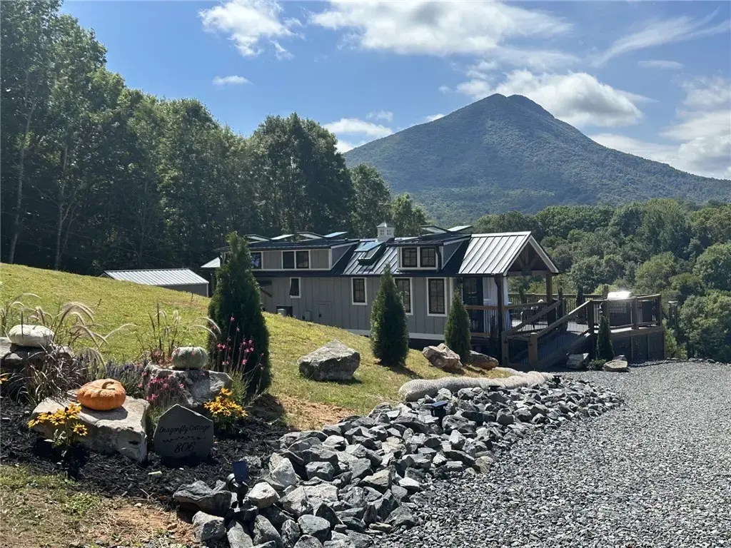 806 Crestview Drive, Creston