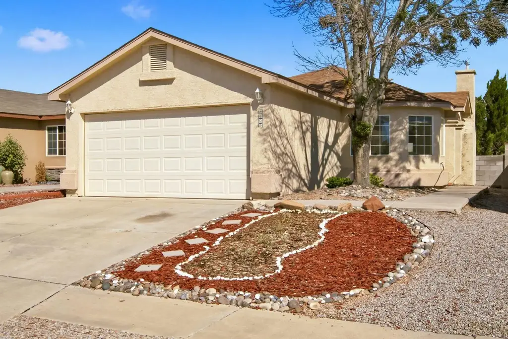 8409 Vista Chamisa Lane Sw, Albuquerque