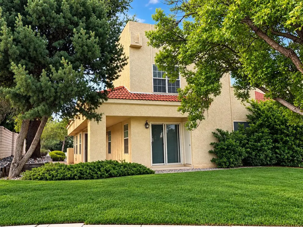9421 Lancaster Ne, Albuquerque