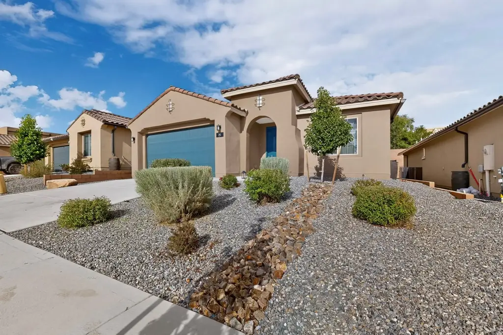 25 Mountaingem Loop, Santa Fe