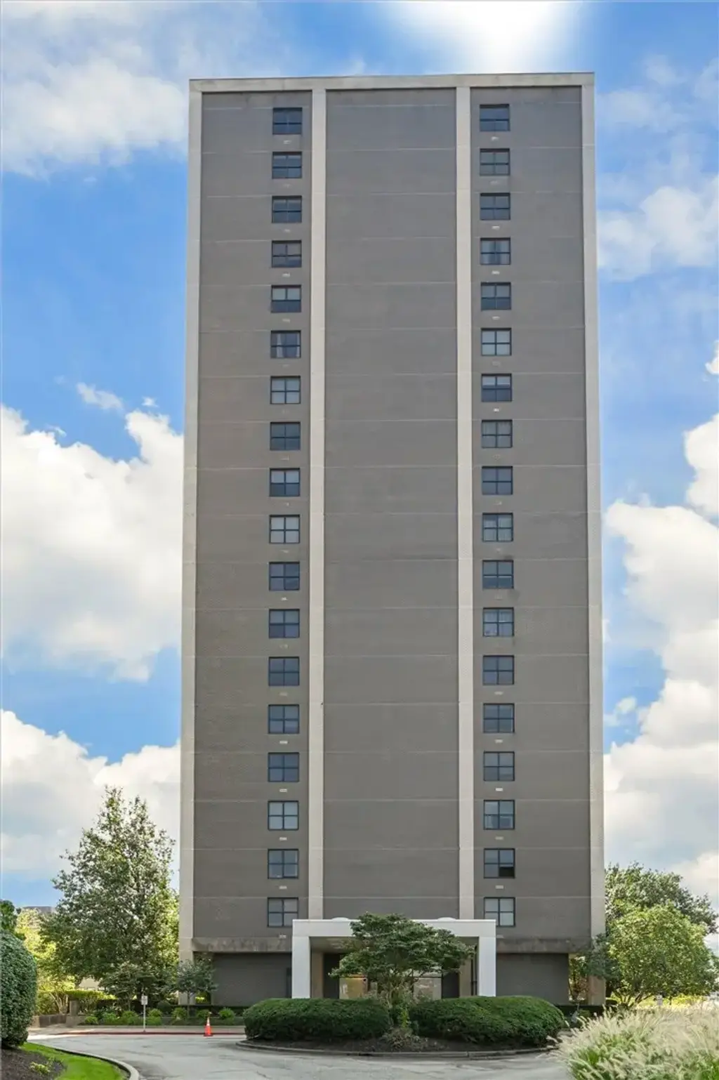 112 Washington Place 11g, Downtown Pgh