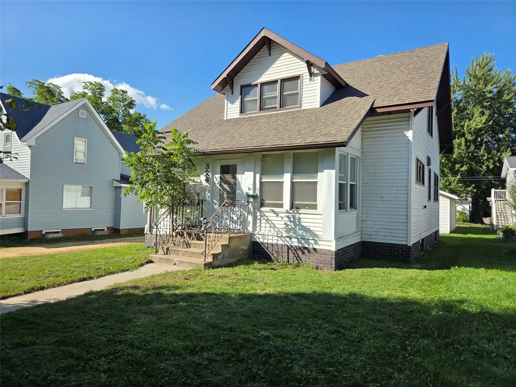 328 Maple Street, Glenwood City