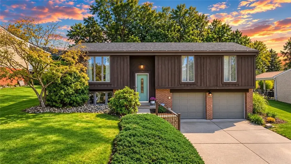 1064 Fiddleback Drive , McKees Rocks