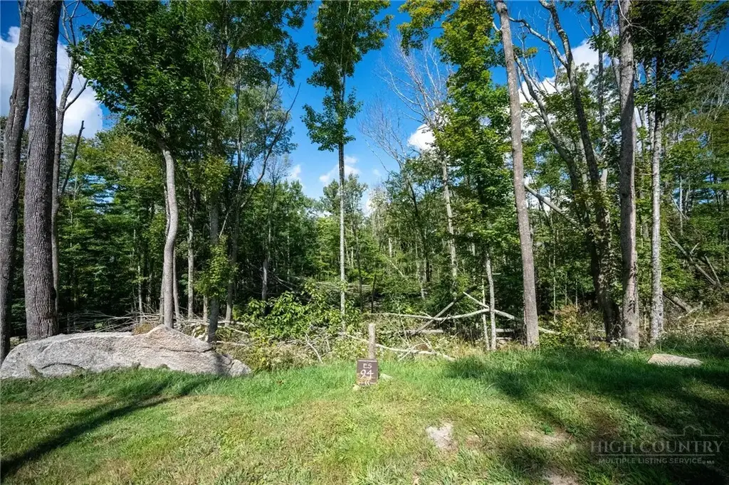 Es94 Twisted Oak Path, Banner Elk