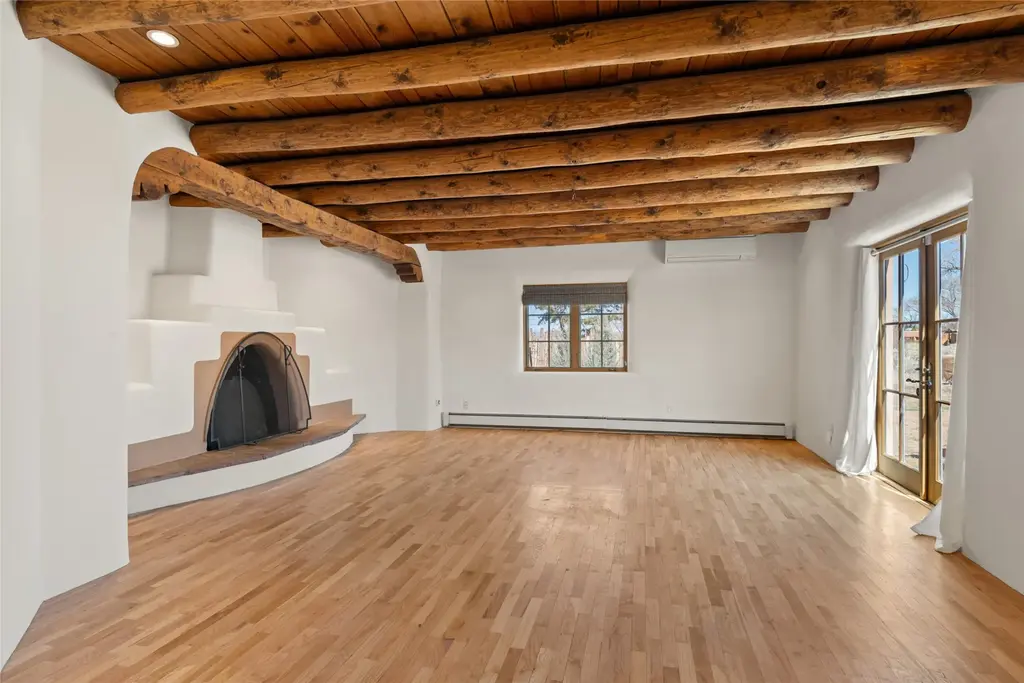 2347 Botulph Road, Santa Fe
