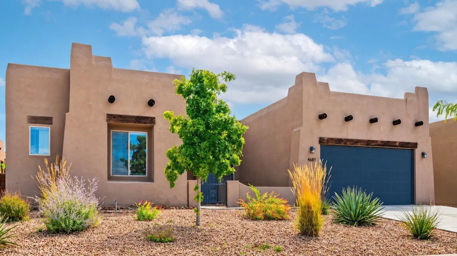 4689 Lluvia Encantada, Santa Fe