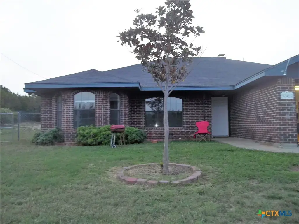 645 Whispering Oaks Drive, Copperas Cove