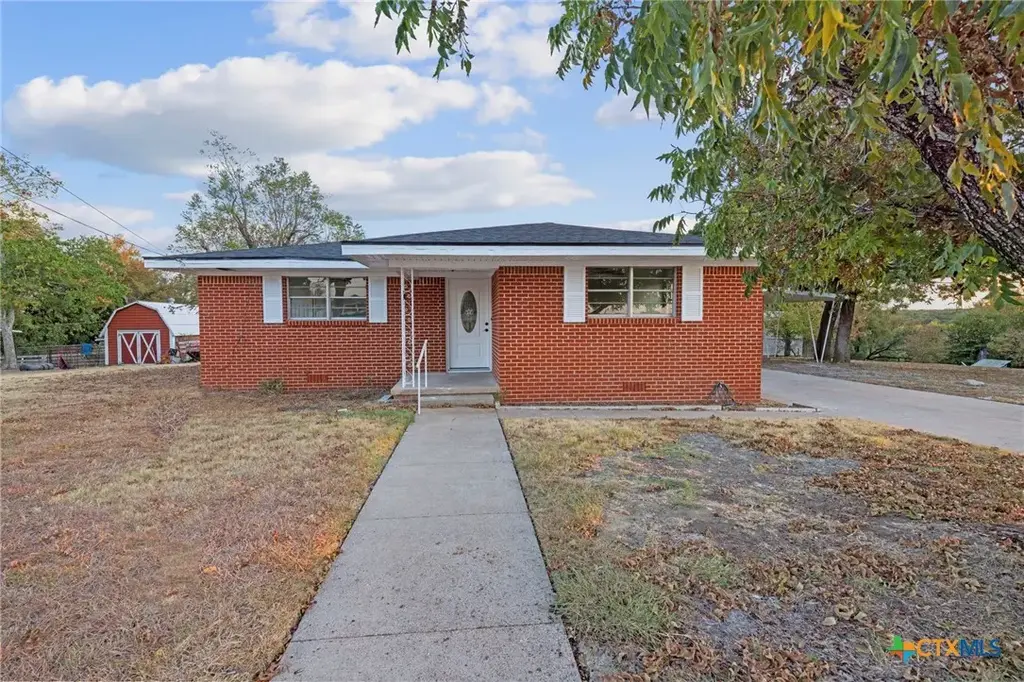 1002 College Street, Gatesville