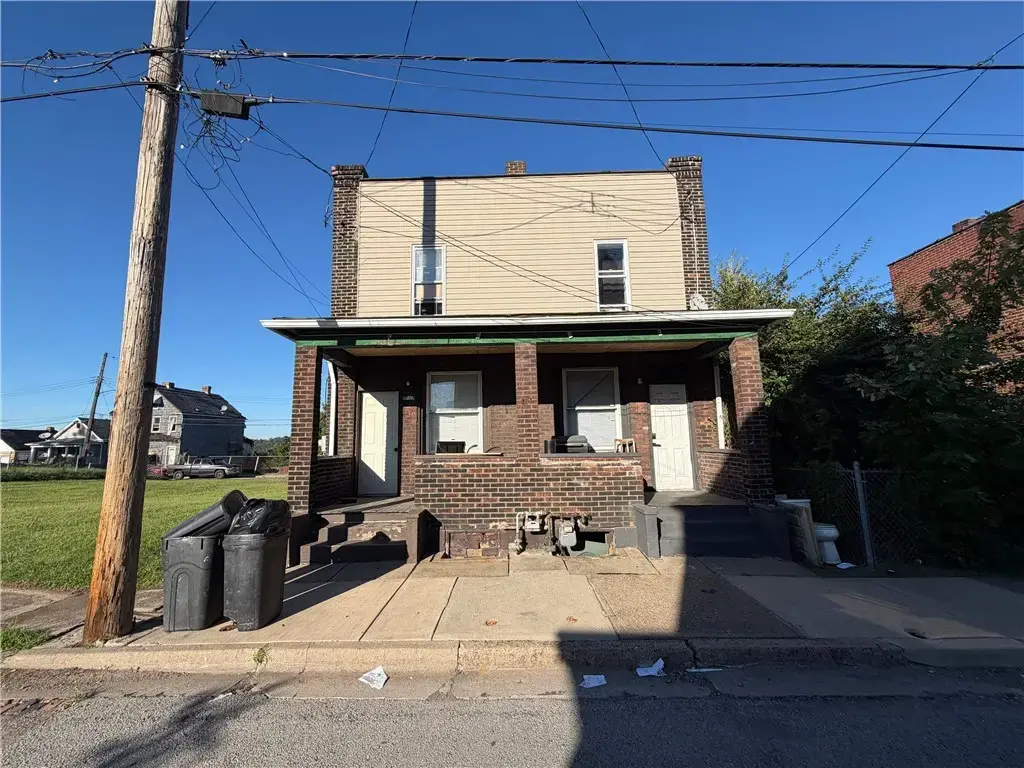 106 Meadow Street , Duquesne