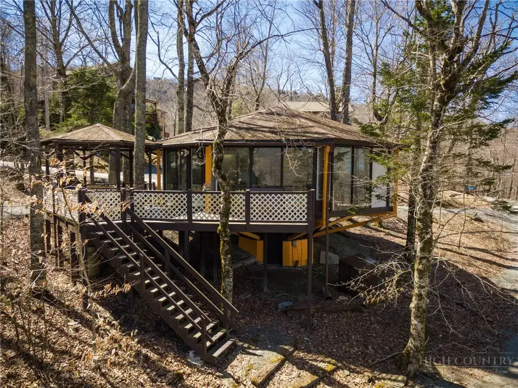 240 Birchwood Lane, Beech Mountain