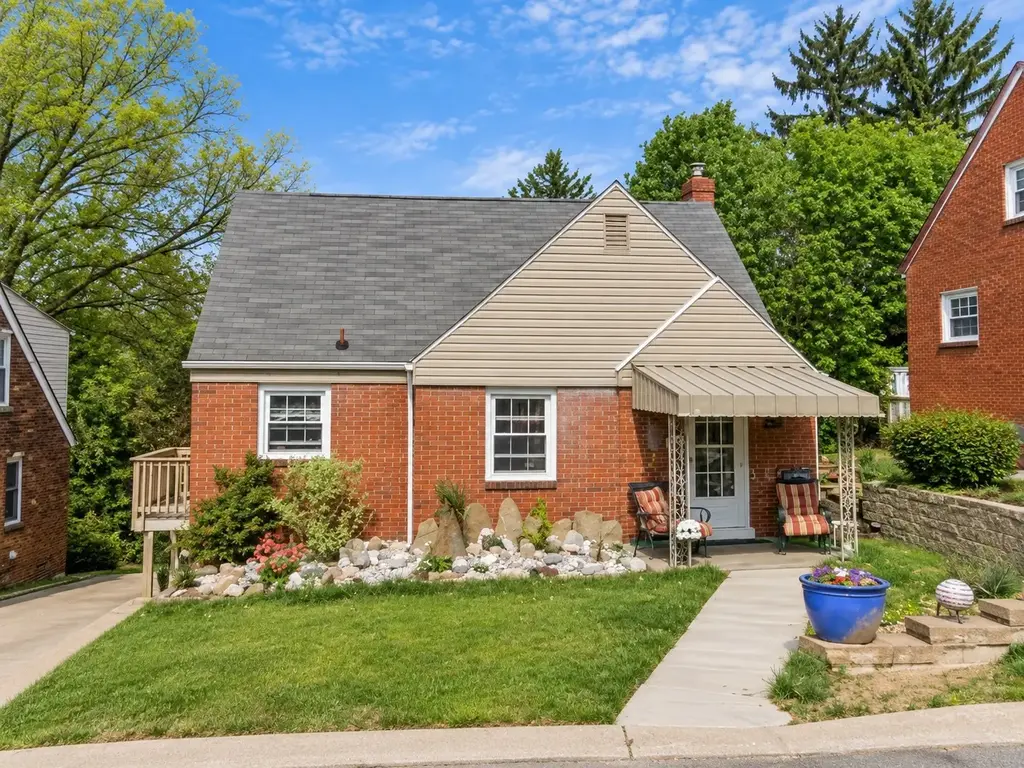 411 Lawnwood Avenue, Brentwood