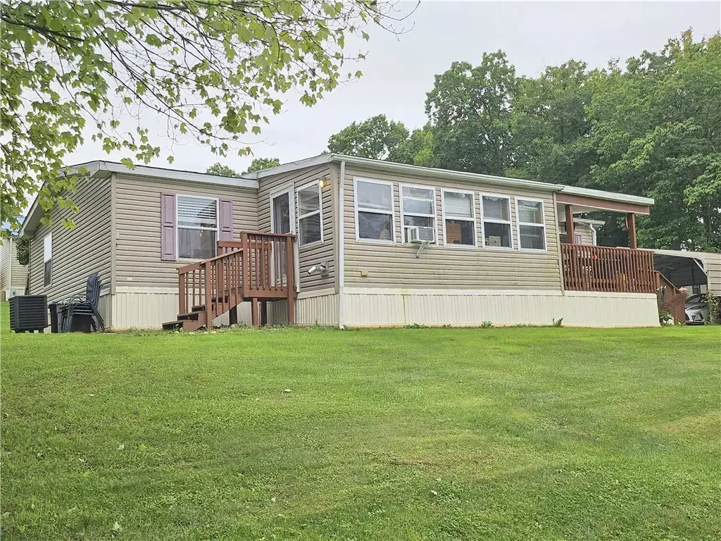 607 Amy Lane, Center