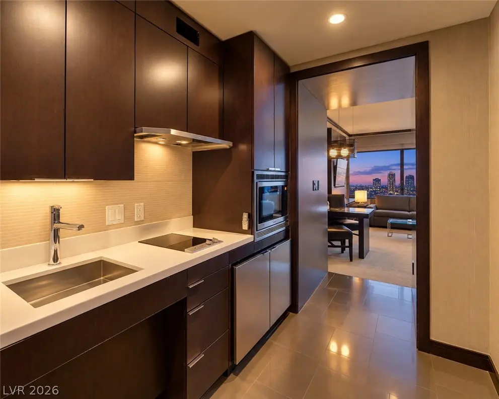 2600 Harmon Avenue 16011, Las Vegas