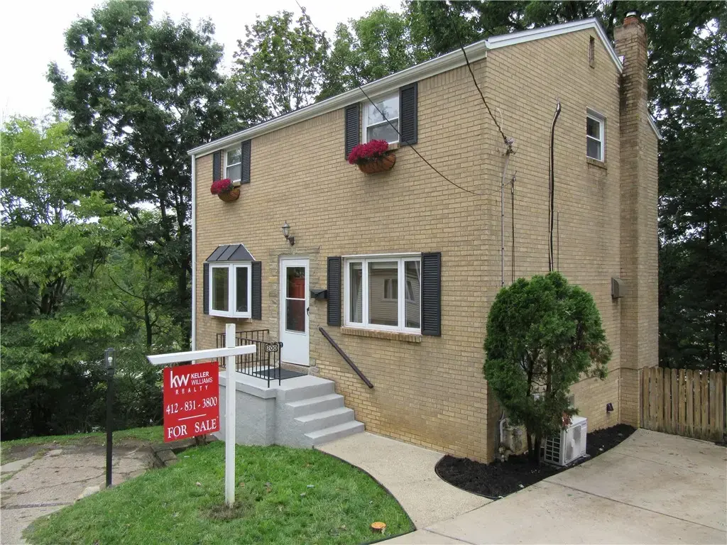 200 Koegler Avenue, Brentwood