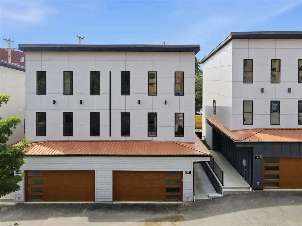 236 Hidden Lane 238, Carnegie