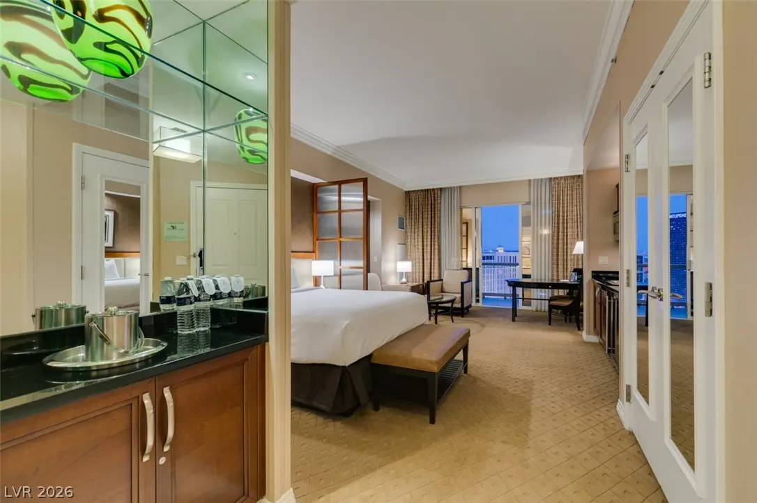 135 E Harmon Avenue 1817, Las Vegas