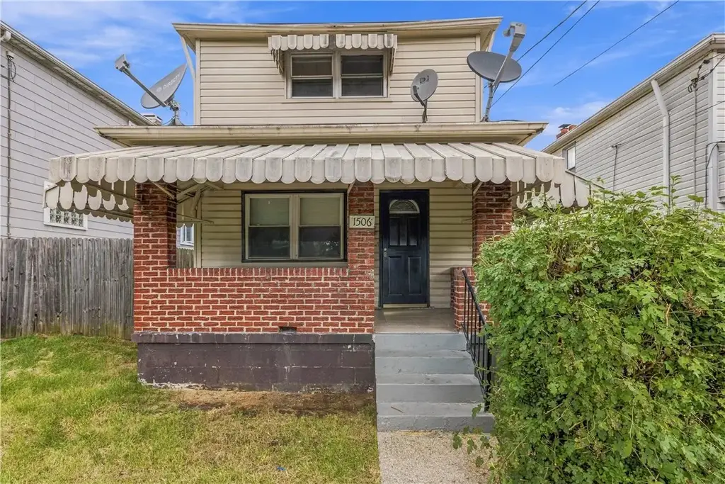 1506 Pennsylvania Avenue , West Mifflin