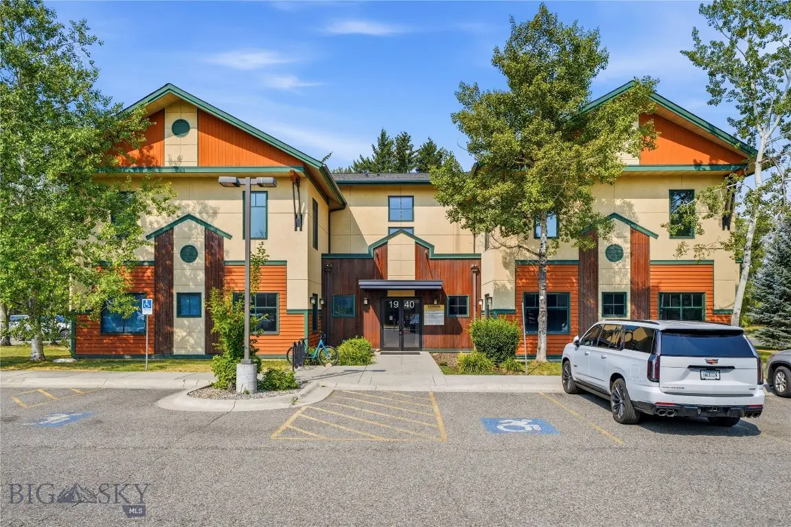 1940 W Dickerson Street 102-a, Bozeman