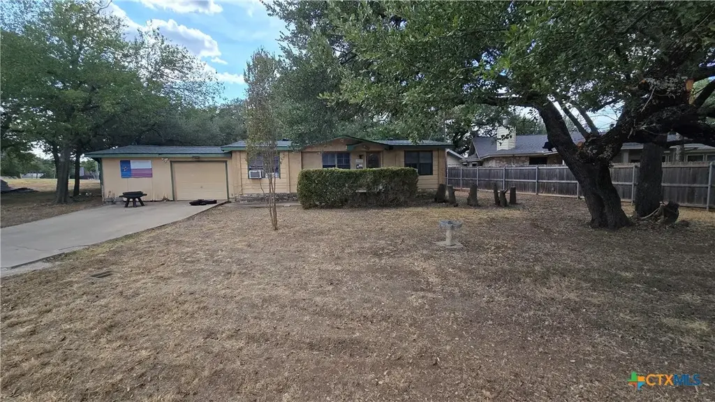 3722 Spring Canyon Road, Belton