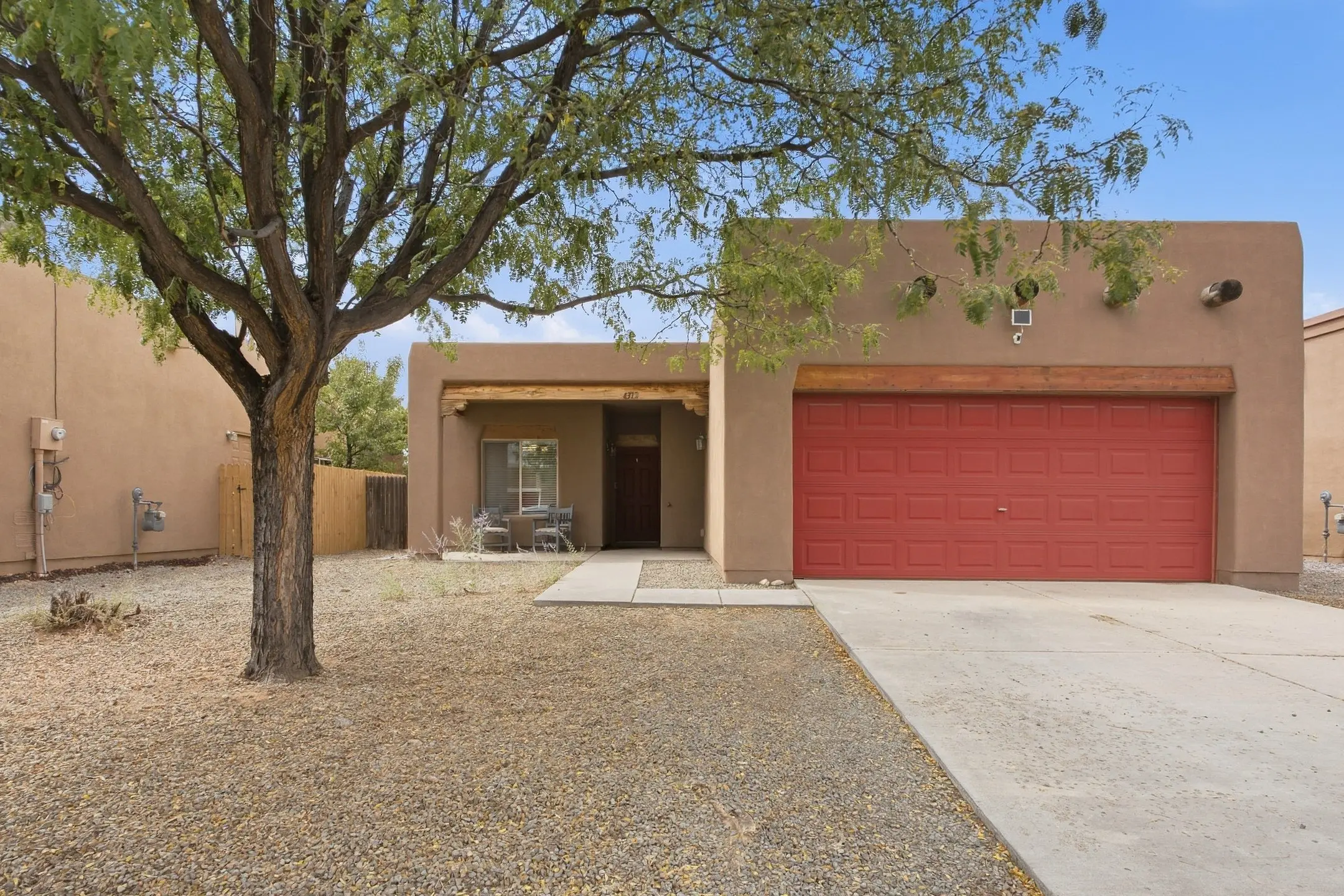 4312 Jaguar, Santa Fe