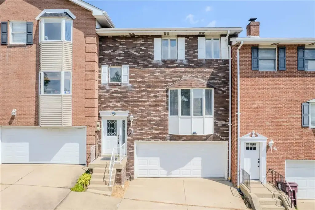 45 Manorfield Circle, Murrysville