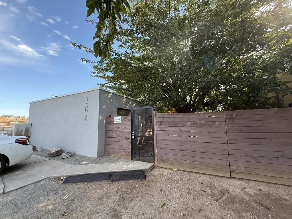 304 Texas Street Ne, Albuquerque