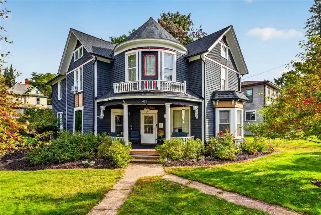 1303 Main Street E, Menomonie