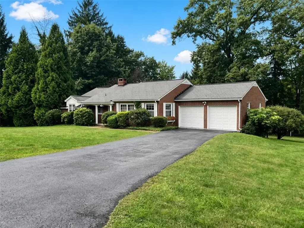 231 Greenridge Road , Hempfield