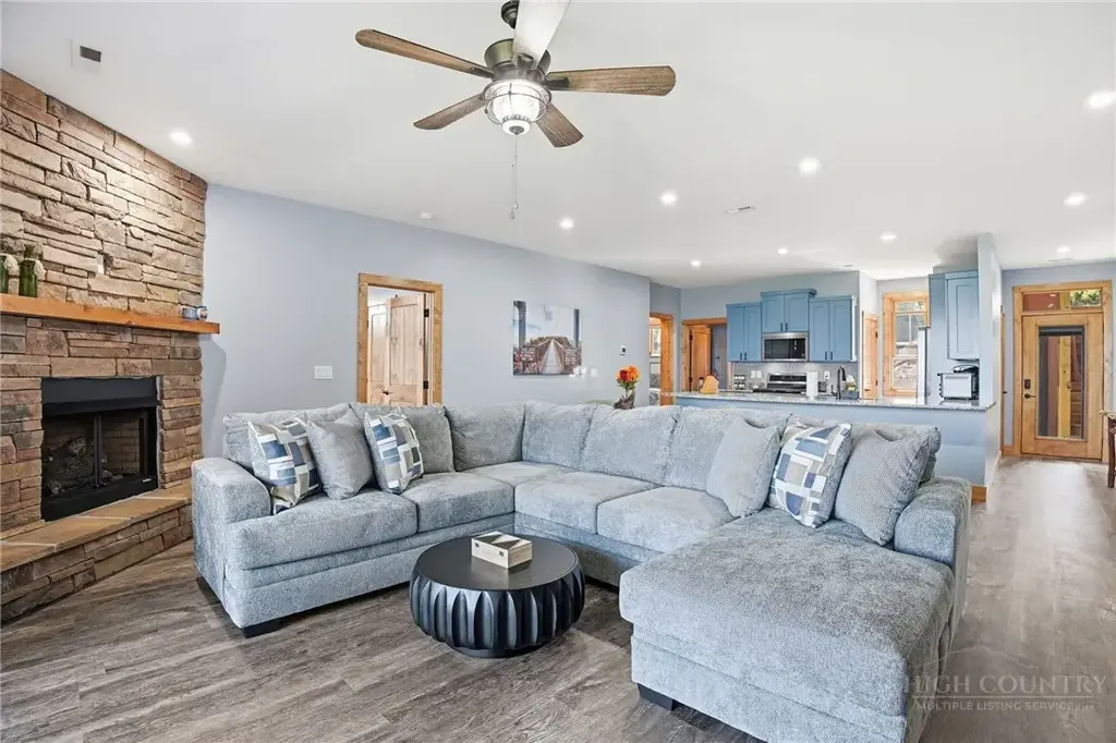 142 Crescent Lane # 22-d, Sugar Mountain