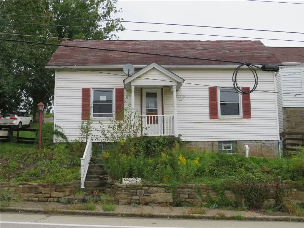 2795 Main Street , Beallsville