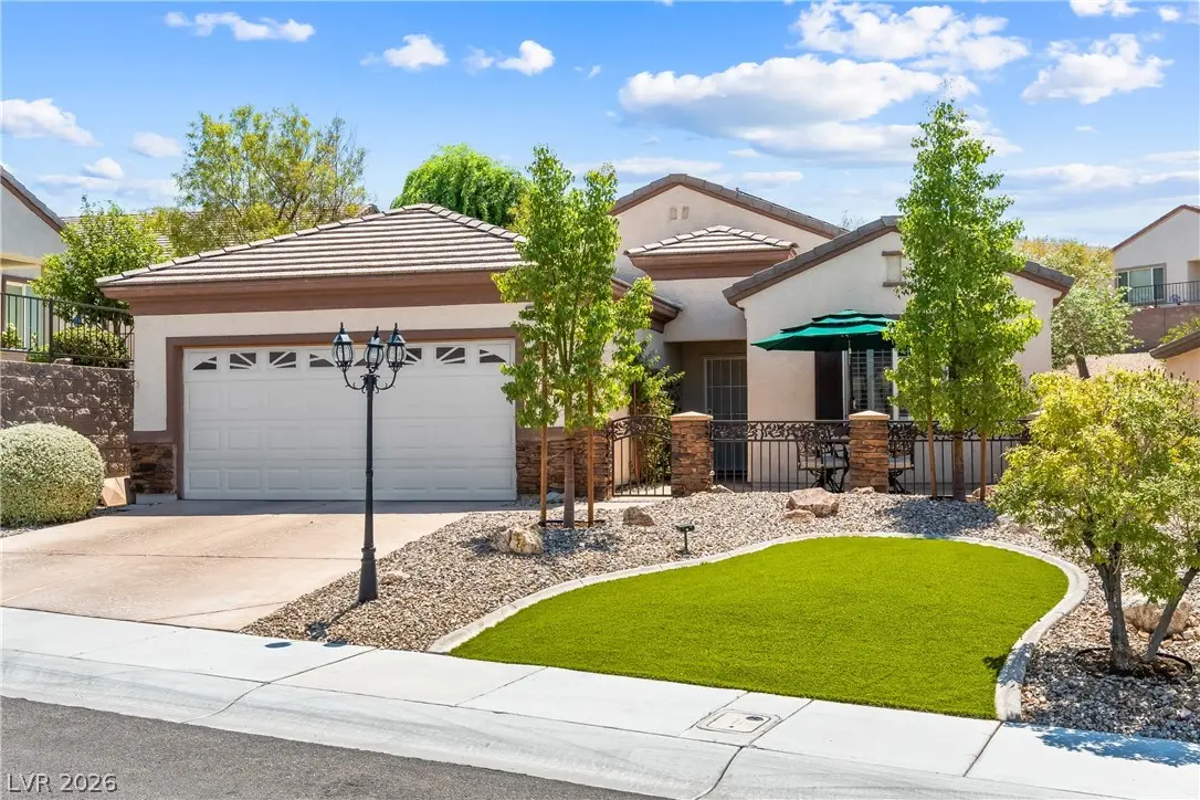 Photo of Listing #2820578
