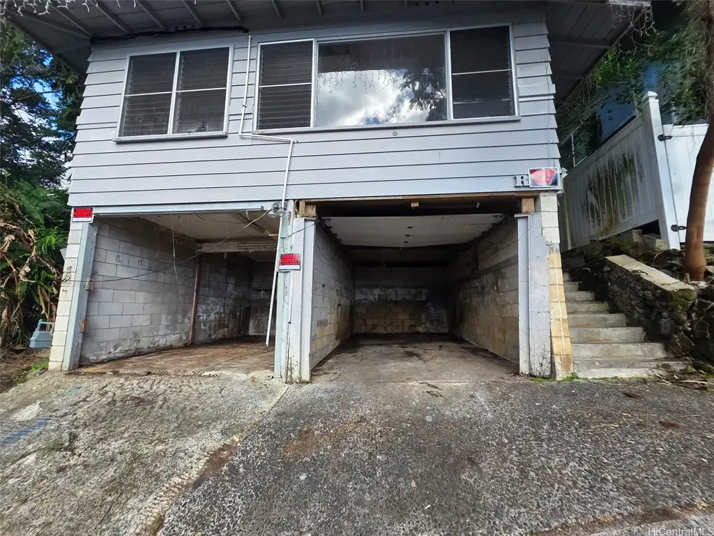 (unit #r18) 3031 Nihi Street, Honolulu