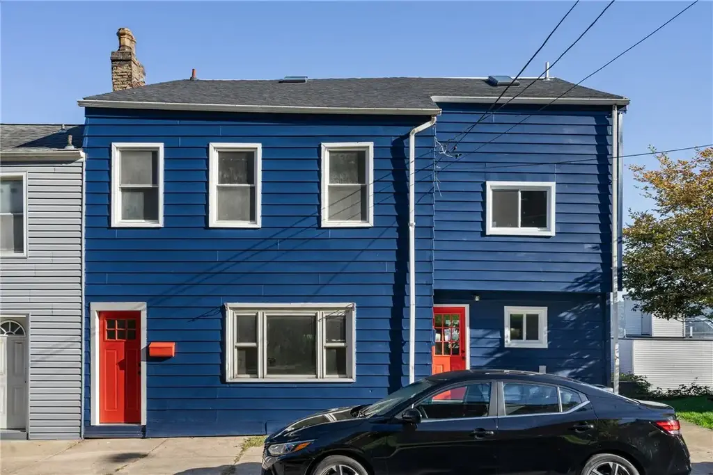33 Pius Street , South Side