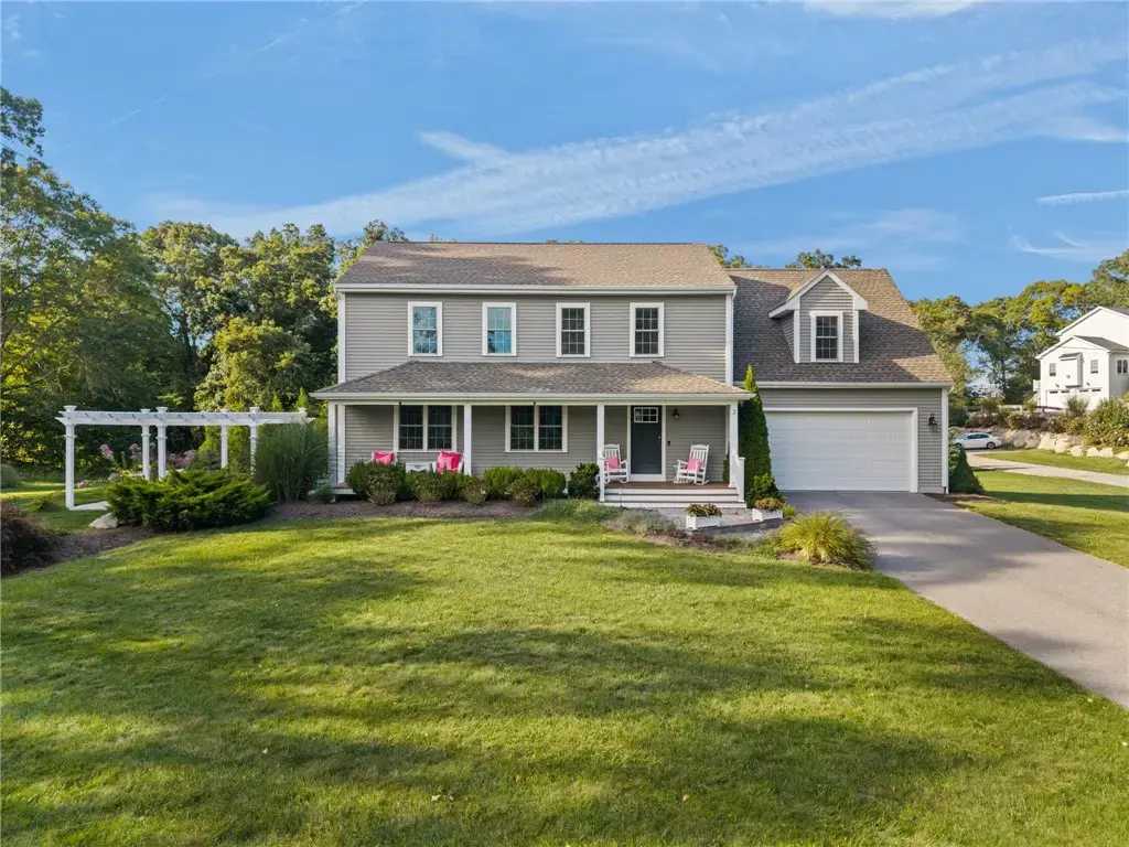 2 Olive Grove Ln, Westerly