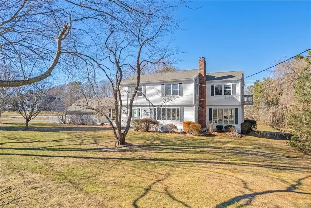 98 Hargraves Dr, Portsmouth