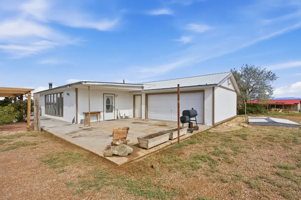 44 Willow Branch, Santa Fe