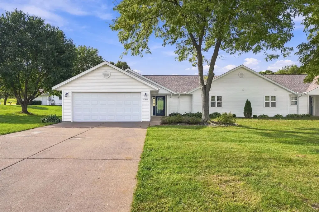 51261 Oak Ridge Road, Osseo