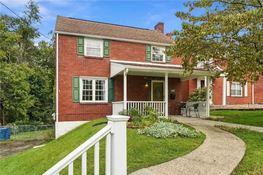 5741 Front Street , Verona
