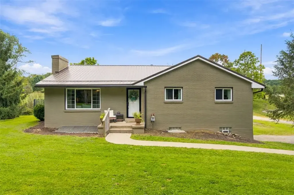 3158 Unionville Road , Cranberry