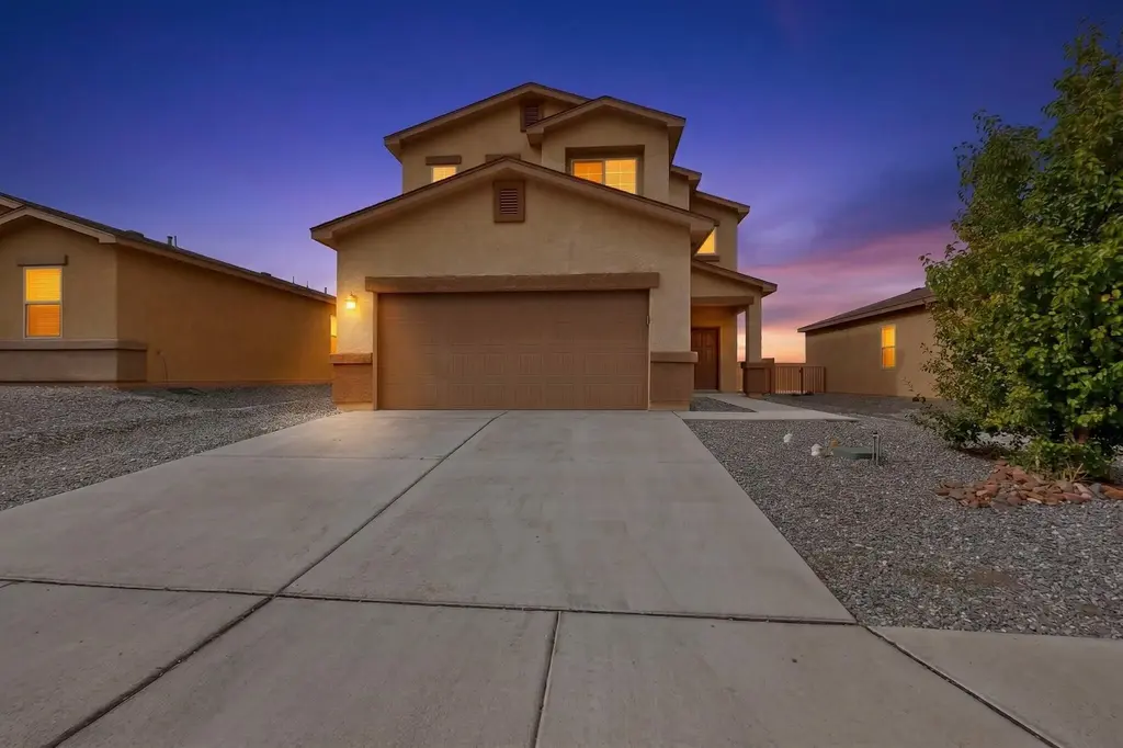 23 Hermanos Loop, Los Lunas