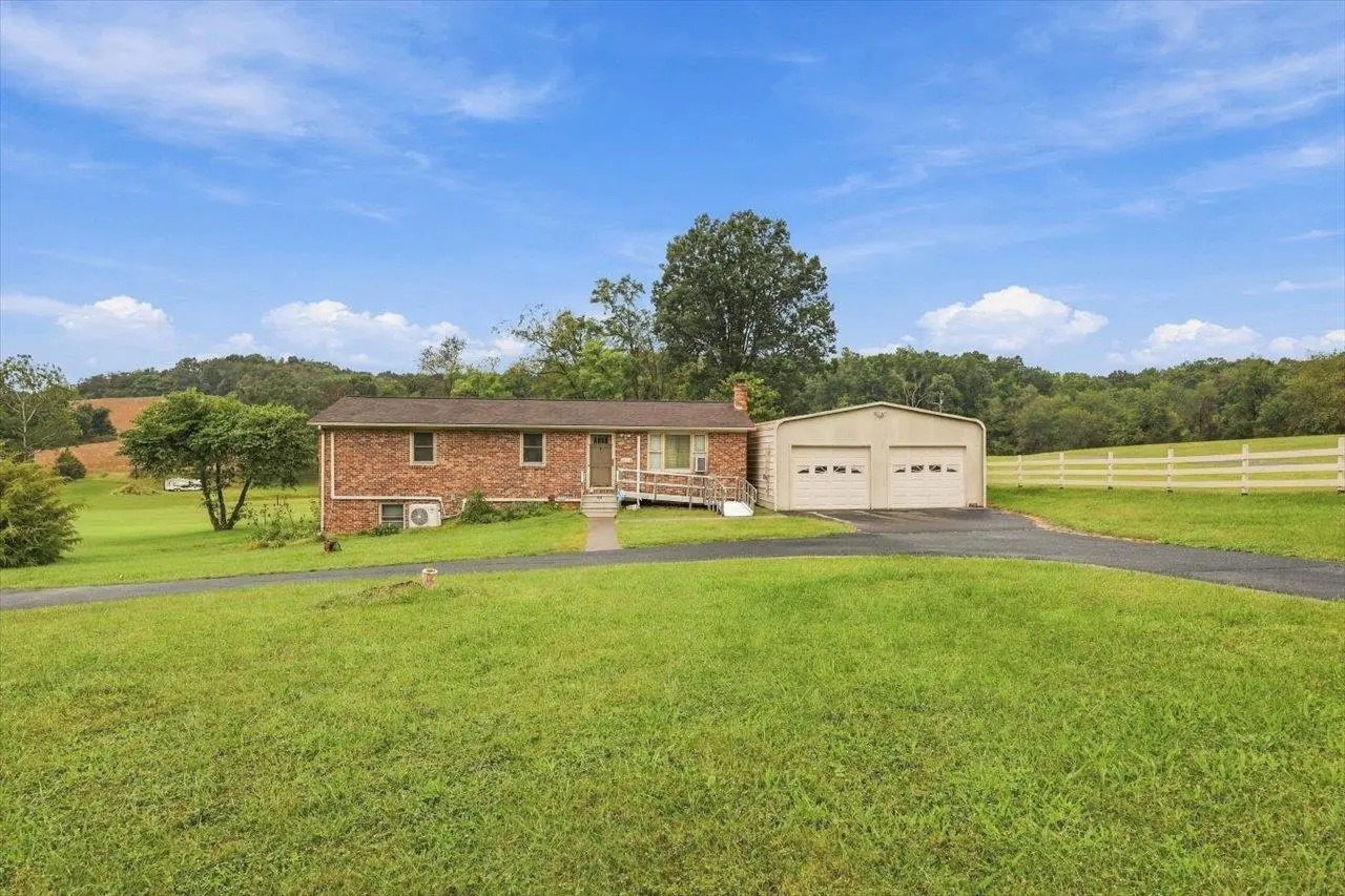 906 Boyers Rd, Harrisonburg