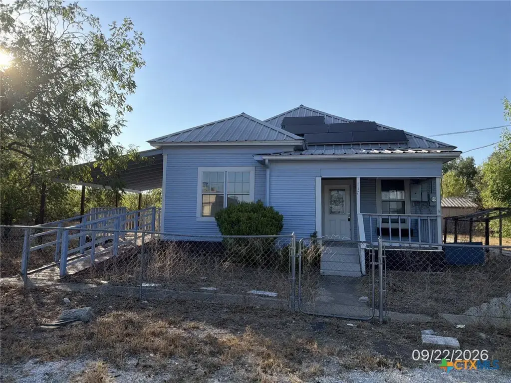 117 W San Saba Street, Lometa