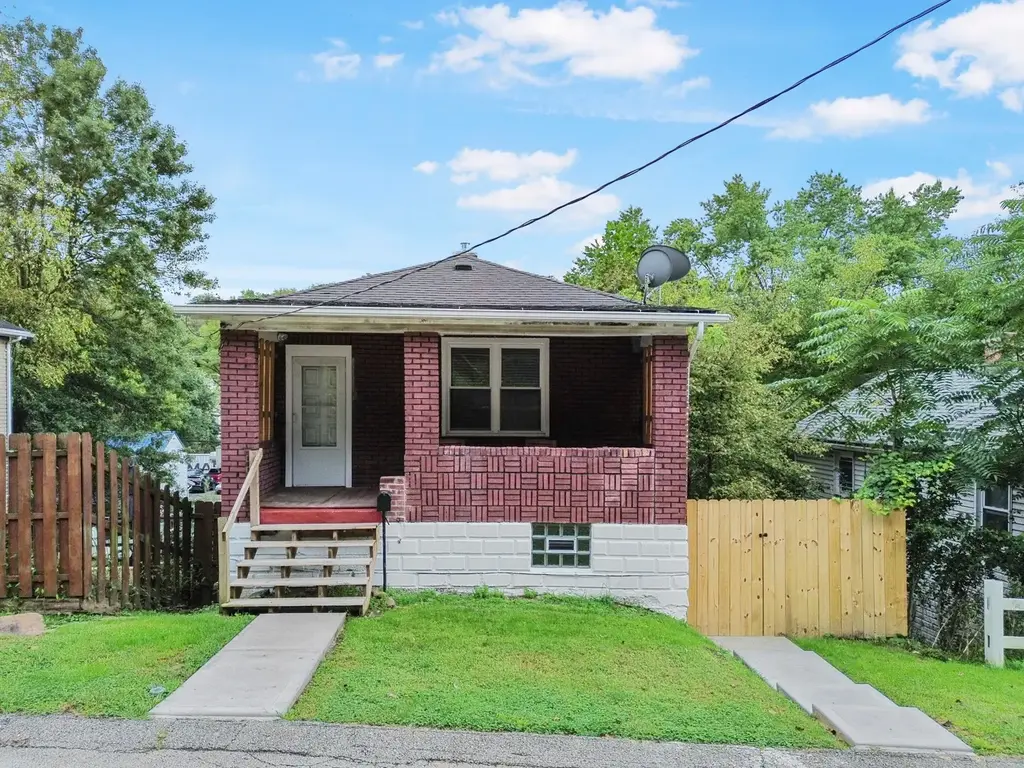 732 Valley Street, Oakmont