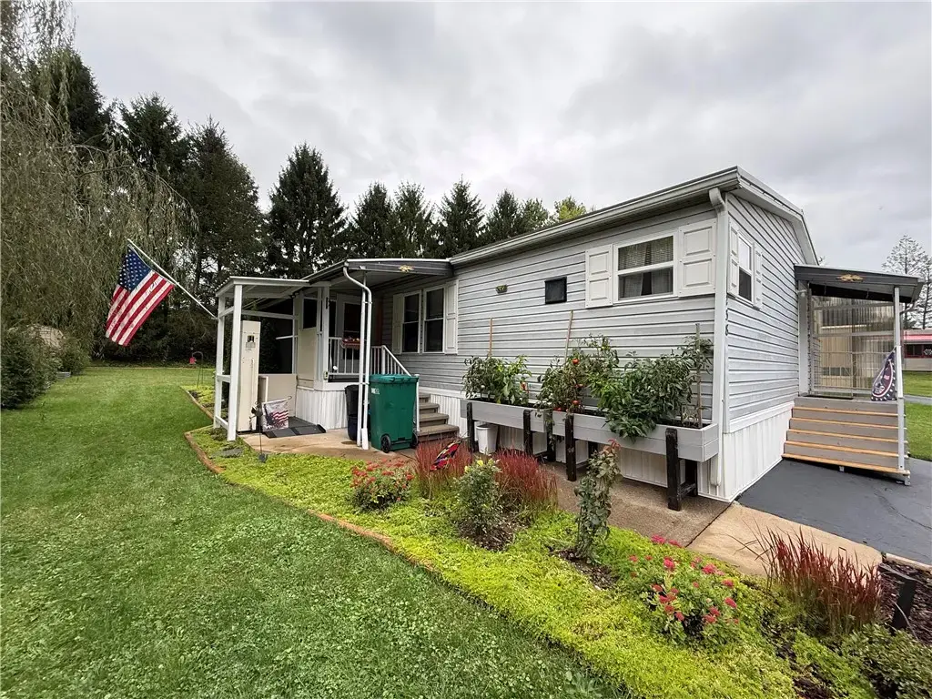 238 Kingston Lane, White