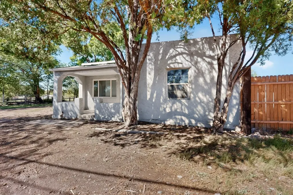 2806 Highway 47, Los Lunas