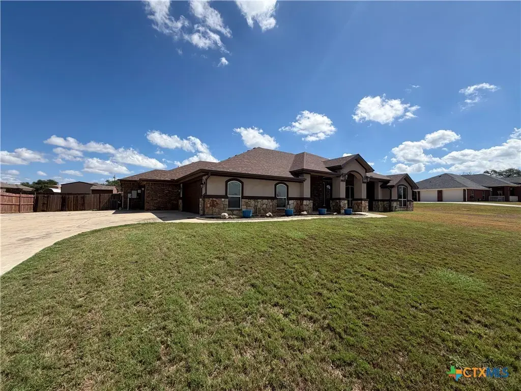206 County Road 4774, Kempner